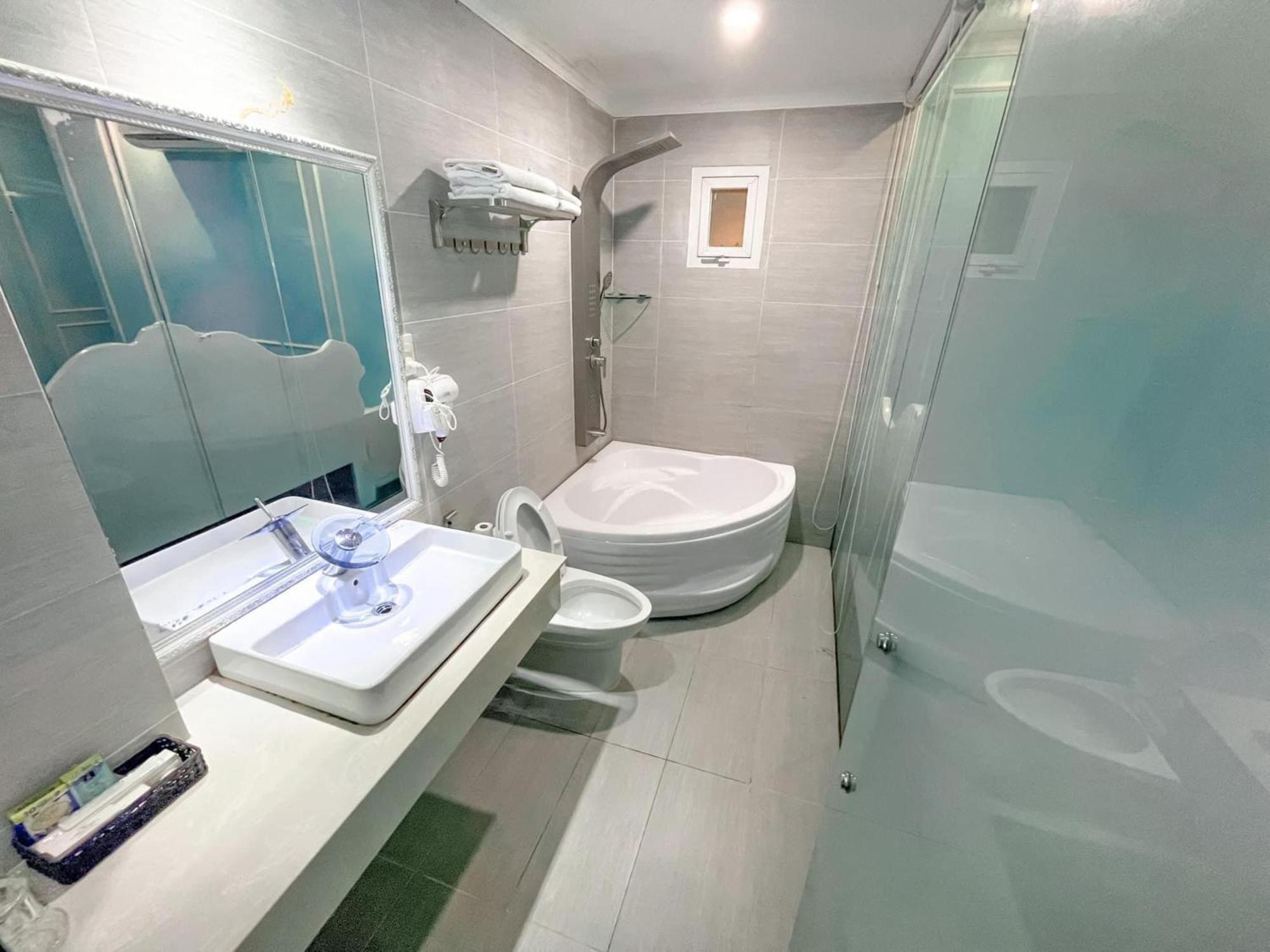 Khai Hung Hotel Binh Chanh Bandar Ho Chi Minh Luaran gambar
