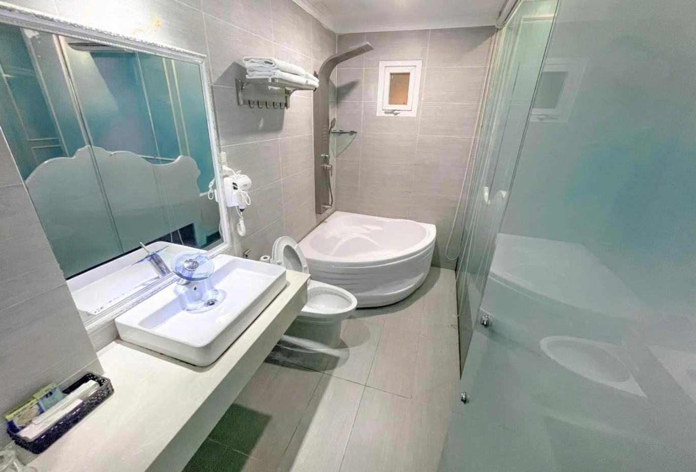 Khai Hung Hotel Binh Chanh Bandar Ho Chi Minh Luaran gambar